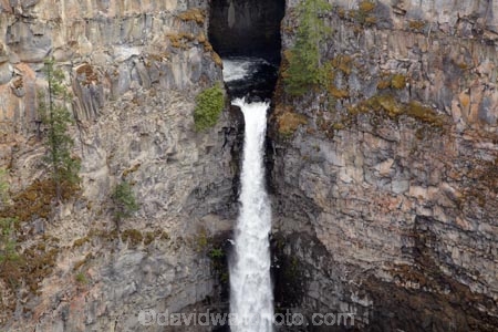 B.C.;BC;bluff;bluffs;British-Columbia;Canada;Canadian;cascade;cascades;cliff;cliffs;creek;creeks;falls;la-Colombie_Britannique;mountainside;mountainsides;natural;nature;North-America;scene;scenic;Spahats-Creek-Falls;Spahats-Falls;Spahats-Waterfall;steep;stream;streams;water;water-fall;water-falls;waterfall;waterfalls;Wells-Gray-Park;Wells-Gray-Provincial-Park;Wells-Gray-Provincial-Pk;wet