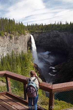 B.C.;BC;bluff;bluffs;British-Columbia;British-Columbian-Rockies;Canada;Canadian;Canadian-Cordillera;Canadian-Rockies;Canadian-Rocky-Mountain-Parks;cascade;cascades;cliff;cliffs;creek;creeks;eroded;erosion;falls;Helmcken-Falls;Helmcken-Waterfall;Helmcken-Waterfalls;hike;hiker;hikers;hiking;hiking-track;hiking-tracks;la-Colombie_Britannique;mountainside;mountainsides;Murtle-River;natural;nature;North-America;North-American-Cordillera;North-American-Rocky-Mountains-Range;people;person;Rocky-Mountains;Rocky-Mountains-Range;scene;scenic;steep;stream;streams;tourism;tourist;tourists;tramp;tramper;trampers;tramping;tramping-tack;trek;treker;trekers;treking;trekker;trekkers;trekking;walk;walker;walkers;walking;walking-track;walking-tracks;water;water-fall;water-falls;waterfall;waterfalls;Wells-Gray-Park;Wells-Gray-Provincial-Park;Wells-Gray-Provincial-Pk;Western-Canada;Western-Cordillera;wet