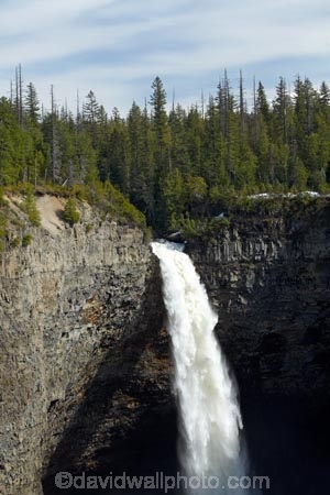 B.C.;BC;bluff;bluffs;British-Columbia;British-Columbian-Rockies;Canada;Canadian;Canadian-Cordillera;Canadian-Rockies;Canadian-Rocky-Mountain-Parks;cascade;cascades;cliff;cliffs;creek;creeks;eroded;erosion;falls;Helmcken-Falls;Helmcken-Waterfall;Helmcken-Waterfalls;la-Colombie_Britannique;mountainside;mountainsides;Murtle-River;natural;nature;North-America;North-American-Cordillera;North-American-Rocky-Mountains-Range;Rocky-Mountains;Rocky-Mountains-Range;scene;scenic;steep;stream;streams;water;water-fall;water-falls;waterfall;waterfalls;Wells-Gray-Park;Wells-Gray-Provincial-Park;Wells-Gray-Provincial-Pk;Western-Canada;Western-Cordillera;wet