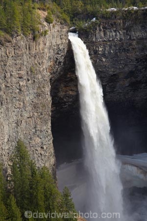 B.C.;BC;bluff;bluffs;British-Columbia;British-Columbian-Rockies;Canada;Canadian;Canadian-Cordillera;Canadian-Rockies;Canadian-Rocky-Mountain-Parks;cascade;cascades;cliff;cliffs;creek;creeks;eroded;erosion;falls;Helmcken-Falls;Helmcken-Waterfall;Helmcken-Waterfalls;la-Colombie_Britannique;mountainside;mountainsides;Murtle-River;natural;nature;North-America;North-American-Cordillera;North-American-Rocky-Mountains-Range;Rocky-Mountains;Rocky-Mountains-Range;scene;scenic;steep;stream;streams;water;water-fall;water-falls;waterfall;waterfalls;Wells-Gray-Park;Wells-Gray-Provincial-Park;Wells-Gray-Provincial-Pk;Western-Canada;Western-Cordillera;wet
