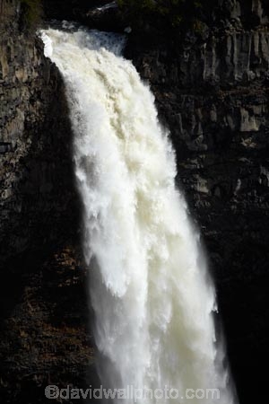 B.C.;BC;bluff;bluffs;British-Columbia;British-Columbian-Rockies;Canada;Canadian;Canadian-Cordillera;Canadian-Rockies;Canadian-Rocky-Mountain-Parks;cascade;cascades;cliff;cliffs;creek;creeks;falls;Helmcken-Falls;Helmcken-Waterfall;Helmcken-Waterfalls;la-Colombie_Britannique;mountainside;mountainsides;Murtle-River;natural;nature;North-America;North-American-Cordillera;North-American-Rocky-Mountains-Range;Rocky-Mountains;Rocky-Mountains-Range;scene;scenic;steep;stream;streams;water;water-fall;water-falls;waterfall;waterfalls;Wells-Gray-Park;Wells-Gray-Provincial-Park;Wells-Gray-Provincial-Pk;Western-Canada;Western-Cordillera;wet