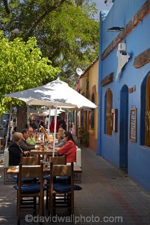 alfresco;bar;Barrio-Bellavista;bars;Bellavista;cafe;cafes;Calle-Constitucion;capital-cities;capital-city;Capital-of-Chile;Chile;colorful;colourful;Constitucion-St;cuisine;dine;diner;diners;dining;eat;eating;food;footpath;footpaths;Le-Boheme;Le-Boheme-Restaurant;Le-Boheme-Restaurante;people;person;restaurant;restaurante;restaurants;Santiago;sidewalk;sidewalks;South-America;Sth-America;street;street-scene;street-scenes;streets;tavern;taverns