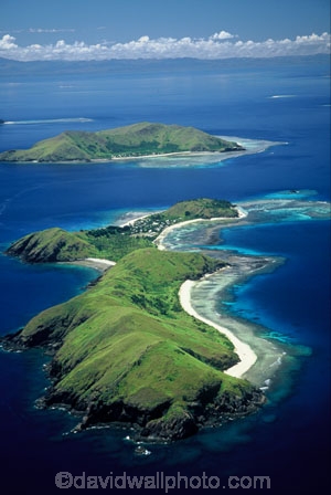 sand;coral;reef;ocean;sea;paradise;pacific;tropical;island;islands;resort;coast;coastine;holiday;vacation;holidays;beach;beaches;travel;tourism;travels;aerial;aerials;archipeligo;archipeligos;blue;oceana;scenic;scenics;seascape;seascapes