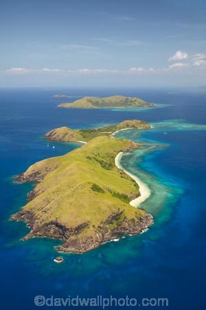 aerial;aerial-photo;aerial-photograph;aerial-photographs;aerial-photography;aerial-photos;aerial-view;aerial-views;aerials;coast;coastal;coastline;coastlines;coasts;coral;coral-reef;coral-reefs;corals;Fij;Fiji;Fiji-Islands;foreshore;Mamanuca-Group;Mamanuca-Is;Mamanuca-Island-Group;Mamanuca-Islands;Mamanuca_i_Cake-Group;Mamanucas;ocean;Pacific;Pacific-Island;Pacific-Islands;reef;reefs;sea;shore;shoreline;shorelines;shores;South-Pacific;Tavua-Is;Tavua-Island;tropical-island;tropical-islands;tropical-reef;tropical-reefs;water;Yanuya-Is;Yanuya-Island