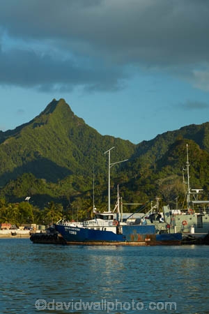 Avarua;Avarua-Harbor;Avarua-Harbour;Avatui-Harbor;Avatui-Harbour;boat;boats;Cook-Is;Cook-Islands;dock;docks;harbor;harbors;harbour;harbours;mountain;mountains;Pacific;port;ports;Rarotonga;South-Pacific;tropical;tropical-island;tropical-islands