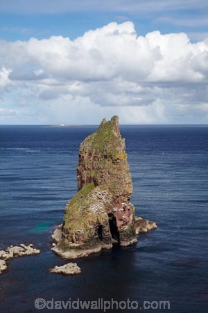 Britain;British-Isles;Caithness;coast;coastal;coastline;coastlines;coasts;column;columns;Duncansby-Head;Duncansby-Sea-Stacks;Duncansby-Stacks;eroded;erosion;foreshore;G.B.;GB;geological;geological-landform;geology;Great-Britain;Highland;Highlands;John-OGroats;North-Sea;ocean;rock;rock-formation;rock-formations;rock-outcrop;rock-outcrops;rock-stack;rock-stacks;rock-tor;rock-torr;rock-torrs;rock-tors;rocks;Scotland;Scottish-Highlands;sea;sea-stack;sea-stacks;shore;shoreline;shorelines;shores;stack;stacks;Stacks-of-Duncansby;stone;U.K.;UK;United-Kingdom;water