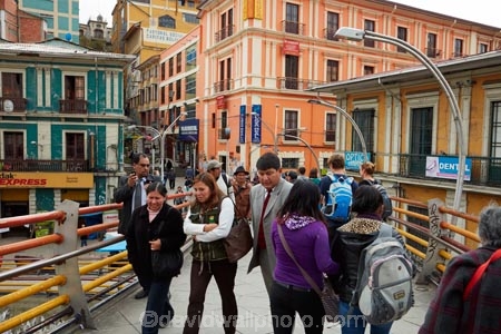 Av-Perez-Velasco;Bolivia;Bolivian;Bolivians;bridge;bridges;capital;Capital-of-Bolivia;Chuqi-Yapu;cities;city;foot-bridge;foot-bridges;footbridge;footbridges;La-Paz;Latin-America;Nuestra-SeÃ±ora-de-La-Paz;pedestrian;pedestrian-bridge;pedestrian-bridges;pedestrians;people;person;South-America;Sth-America;The-Americas