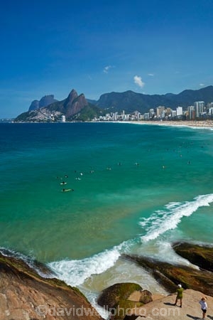Arpoador;Atlantic-Ocean;beach;beaches;Brasil;Brazil;coast;coastal;coastline;coastlines;Ipanema;Ipanema-Beach;Latin-America;ocean;oceans;Pedra-do-Arpoador;Ponta-do-Arpoador;Rio;Rio-de-Janeiro;sand;sandy;sea;seas;shore;shoreline;shorelines;shores;South-America;Sth-America;surf;surfer;surfers;surfing;turquoise;turquoise-water;water;wave;waves