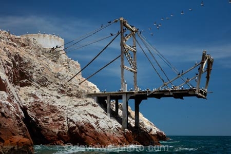 Ballestas;Ballestas-Is;Ballestas-Islands;Ballestas-Islands-archipelago;Ballestas-Islands-National-Reserve;Ballestas-Islands-Tour;coast;coastal;coastline;coastlines;coasts;guano;guano-collection;guano-collectors;guano-industry;Ica-Region;Islas-Ballestas;Latin-America;ocean;oceans;Pacific-Ocean;Paracas-Disctrict;perch;Peru;Pisco-Province;platform;platforms;Republic-of-Peru;Reserva-National-Islas-Ballestas;reserves;sea;seas;shore;shoreline;shorelines;shores;South-America;Sth-America;water;wharf;wharfs;wildlife-reserve