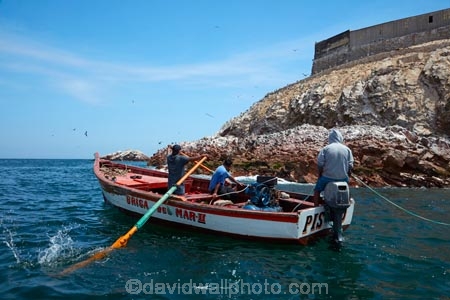 Ballestas;Ballestas-Is;Ballestas-Islands;Ballestas-Islands-archipelago;Ballestas-Islands-Nation-al-Reserve;Ballestas-Islands-Tour;coast;coastal;coastline;coastlines;coasts;fisherman;fishermen;Ica-Region;Islas-Ballestas;Latin-America;ocean;oceans;Pacific-Ocean;Paracas-Disctrict;Peru;Peruvian;Peruvians;Pisco-Province;Republic-of-Peru;Reserva-National-Islas-Ballestas;reserves;sea;seas;shore;shoreline;shorelines;shores;South-America;Sth-America;water;wildlife-reserve