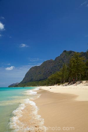 America;American;beach;beaches;coast;coastal;coastline;Hawaii;Hawaiian-Islands;HI;holiday;holidays;hot;Island-of-Oahu;Oahu;Oahu;Oahu-Island;ocean;oceans;Pacific;sand;sandy;sea;seas;shore;shoreline;State-of-Hawaii;States;summer;surf;tropical;tropical-beach;tropical-beaches;tropical-island;tropical-islands;tropics;U.S.A;United-States;United-States-of-America;USA;vacation;vacations;Waimanalo-Beach;Waimanalo-Beach-Park;wave;waves