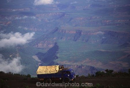 highlands;highland;transport;travel;;precarious;high;mountain;mountains;steep;dangerous;truck;trucks;gorges;valley;valleys;ravine;ravines