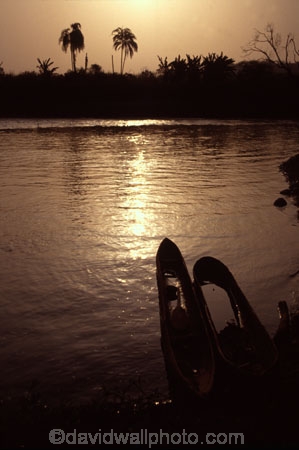 democratic-republic-of-congo;rivers;canoe;canoes;dugout;boat;boats;mist;misty;fog;foggy;jungle;rainforest