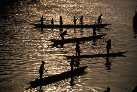 democratic-republic-of-congo;rivers;canoe;canoes;dugout;boat;boats;mist;misty;fog;foggy;jungle;rainforest