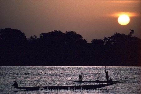 Fisherman;Bani-River;Djenne;Mali;West-Africa;african;fishermen;fishing;pirogue;dugout;dug_out;canoe;silhouette;sunset;river;rivers;mali;malian;sahel