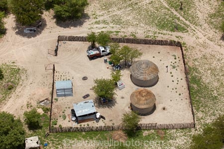 aerial;aerial-image;aerial-images;aerial-photo;aerial-photograph;aerial-photographs;aerial-photography;aerial-photos;aerial-view;aerial-views;aerials;Africa;African;African-home;African-homes;African-house;African-houses;African-hut;African-huts;boma;bomas;Botswana;cattle-pen;cattle-pens;cattle-yard;cattle-yards;compound;corral;corrals;family-compound;home;homes;house;houses;hut;huts;krall;kralls;livestock-enclosure;livestock-enclosures;mud-hut;mud-huts;Southern-Africa;thatch;thatch-roof;thatched;thatched-roof;thatched-roofs;thatched-rooves