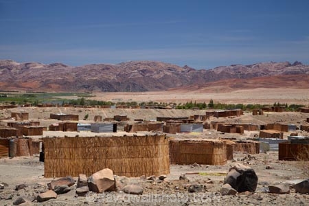 Africa;Aussenkehr;Aussenkehr-Grape-Valley;Aussenkehr-vineyards;desert;deserts;dry;house;houses;hut;huts;Namib-Desert;Namibia;Norotshama;oases;oasis;Orange-River;Orange-River-Valley;residence;residences;residential;Southern-Africa;Southern-Namiba;straw-hut;straw-huts;town;towns;village;villages;vineyard;vinyeards