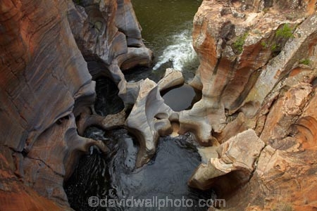 Africa;African;Blyde-River-Canyon-Nature-Reserve;Bourkes-Luck-Potholes;Bourkes-Luck-Potholes;canyon;canyons;Eastern-Transvaal;eroded;erosion;Moremela;Motlatse-Canyon-Provincial-Nature-Reserve;Mpumalanga;Mpumalanga-province;pothole;potholes;ravine;ravines;South-Africa;Southern-Africa;Treur-River
