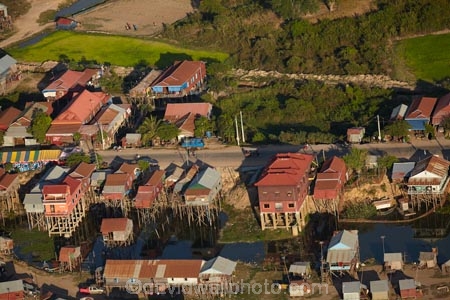 aerial;aerial-image;aerial-images;aerial-photo;aerial-photograph;aerial-photographs;aerial-photography;aerial-photos;aerial-view;aerial-views;aerials;Asia;Cambodia;Cambodian-village;Cambodian-villages;Indochina-Peninsula;Kampuchea;Kingdom-of-Cambodia;Phnom-Krom;Siem-Reap;Siem-Reap-Province;Southeast-Asia;stilt-house;stilt-houses