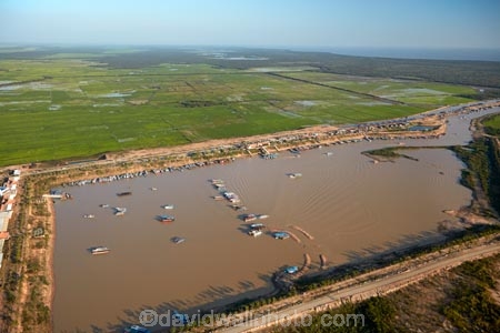 aerial;aerial-image;aerial-images;aerial-photo;aerial-photograph;aerial-photographs;aerial-photography;aerial-photos;aerial-view;aerial-views;aerials;agricultural;agriculture;Asia;boat;boats;Cambodia;Chong-Khneas-Port;Chong-Khnies;Chong-Kneas;country;countryside;crop;crops;dirty-water;farm;farming;farmland;farms;field;fields;flood-plain;flood-plains;floodplain;floodplains;green;grow;horticulture;Indochina-Peninsula;Kampuchea;Kingdom-of-Cambodia;long-boat;long-boats;Lower-Mekong-Basin;lush;meadow;meadows;Mekong-Plain;muddy-water;paddock;paddocks;paddy-field;paddy-fields;passenger-boat;passenger-boats;pasture;pastures;Phnom-Krom;Port-of-Chong-Khneas;rice-field;rice-fields;rice-growing;rice-paddies;rice-paddy;rice-production;rural;Siem-Reap;Siem-Reap-Province;Siem-Reap-River;Southeast-Asia;tourist-boat;tourist-boats;verdant;water