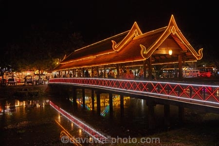 Art-Centre-Market;Art-Centre-Night-Market;Asia;bridge;bridges;calm;Cambodia;covered-bridge;covered-bridges;covered-pedestrian-bridge;covered-pedestrian-bridges;dark;dusk;evening;fairy-lights;foot-bridge;foot-bridges;footbridge;footbridges;Indochina-Peninsula;Kampuchea;Kingdom-of-Cambodia;light;lighting;lights;neon-light;neon-lights;night;night-market;night-markets;night-time;night_time;pedestrian-bridge;pedestrian-bridges;people;person;placid;quiet;reflected;reflection;reflections;rivers;serene;Siem-Reap;Siem-Reap-Art-Centre-Night-Market;Siem-Reap-Province;Siem-Reap-River;smooth;Southeast-Asia;still;tourism;tourist;tourists;tranquil;twilight;water