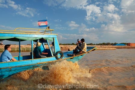 Asia;boat;boats;Cambodia;Chong-Khnies;Chong-Kneas;Indochina-Peninsula;Kampuchea;Kingdom-of-Cambodia;long-boat;long-boats;long-tail-boat;long-tailed-boat;long_tail-boat;long_tailed-boat;passenger-boat;passenger-boats;people;person;Port-of-Chong-Khneas;Siem-Reap;Siem-Reap-Province;Siem-Reap-River;Southeast-Asia;tour-boat;tour-boats;tourism;tourist;tourist-boat;tourist-boats;tourists