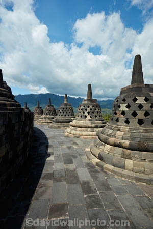 Temple;temples;religious-site;religious-sites;tourism;historic;historic-place;historic-places;historical;historical-place;history;religious-monument;religious-site;ruin;ninth-century;9th-century;world-heritage-area;world-heritage-site
