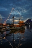 Makassar;Sulawesi;Indonesia;Asia;Southeast-Asia;South-East-Asia;Ujung-Padang;Boat;boats;wooden;wooden-boat;wooden-boats;Phinisi;Pinisi;Night;dark;dusk;night_time;eveningTraditional-wooden-Phinisi;pinisi;Losari-Beach;Phinisi;pinisi;Phinisis;pinisis;two-masted;Indonesian-boat;traditional;Mast;masts;two-masted;Palari