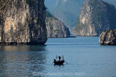 Asia;boat;boats;fishing-boat;fishing-boats;Ha-Long-Bay;Halong-Bay;karst-landscape;limestone-karsts;North-Vietnam;Northern-Vietnam;Qung-Ninh-Province;Quang-Ninh-Province;South-East-Asia;Southeast-Asia;tourism;UN-world-heritage-area;UN-world-heritage-site;UNESCO-World-Heritage-area;UNESCO-World-Heritage-Site;united-nations-world-heritage-area;united-nations-world-heritage-site;Vnh-H-Long;Vietnam;Vietnamese;world-heritage;world-heritage-area;world-heritage-areas;World-Heritage-Park;World-Heritage-site;World-Heritage-Sites