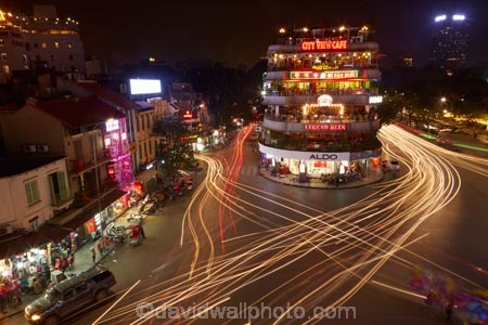 Asia;Asian;bar;bars;cafe;cafes;car;car-lights;cars;City-View-Cafe;coffee-shop;coffee-shops;dark;dusk;evening;Hanoi;Highlands-Coffee;intersection;intersections;Legends-Beer;light;light-trails;lights;long-exposure;night;night-time;night_time;restaurant;restaurants;South-East-Asia;Southeast-Asia;street;street-scene;street-scenes;streets;tail-light;tail-lights;tail_light;tail_lights;time-exposure;time-exposures;time_exposure;traffic;twilight;Vietnam;Vietnamese