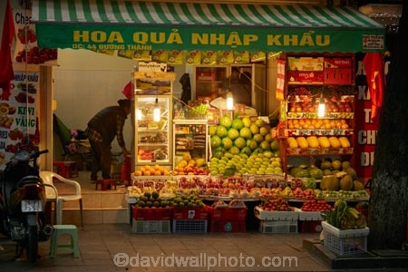 alley;alleys;alleyway;alleyways;Asia;Asian;back-street;back-streets;backstreet;backstreets;commerce;commercial;dark;dusk;evening;fruit-shop;fruit-shops;fruit-vegetables;Hanoi;lane;lanes;laneway;laneways;light;lighting;lights;market;market-place;market-stall;market-stalls;market_place;marketplace;marketplaces;markets;night;night-time;night_time;Old-Quarter;produce;retail;retail-store;retailer;retailers;shop;shopping;shops;South-East-Asia;Southeast-Asia;stall;stalls;store;stores;street;street-scene;street-scenes;streets;twilight;Vietnam;Vietnamese