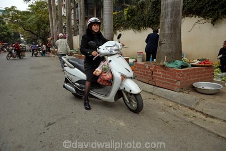 Asia;Asian;bike;bikes;female;Hanoi;Hanoi-Old-Quarter;motorbike;motorbikes;motorcycle;motorcycles;motorscooter;motorscooters;Old-Quarter;people;person;scooter;scooters;South-East-Asia;Southeast-Asia;step_through;step_throughs;street;street-scene;street-scenes;streets;Vietnam;Vietnamese;woman;women