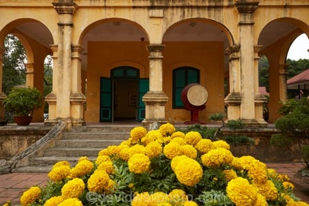 Asia;Asian;flower;flowers;Forbidden-City;Hanoi;Hanoi-Citadel;heritage;historic;historic-place;historic-places;historical;historical-place;historical-places;history;Imperial-Citadel;Imperial-Citadel-of-Thang-Long;Imperial-City;old;South-East-Asia;Southeast-Asia;tradition;traditional;UN-world-heritage-area;UN-world-heritage-site;UNESCO-World-Heritage-area;UNESCO-World-Heritage-Site;united-nations-world-heritage-area;united-nations-world-heritage-site;Vietnam;Vietnamese;world-heritage;world-heritage-area;world-heritage-areas;World-Heritage-Park;World-Heritage-site;World-Heritage-Sites;yellow-flower;yellow-flowers