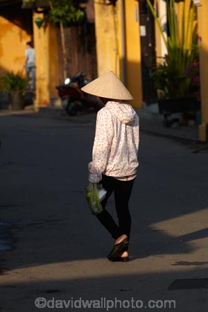Asia;Asian;Asian-conical-hat;Asian-conical-hats;Central-Sea-region;conical-hat;conical-hats;female;females;Hi-An;Hoi-An;Hoi-An-Old-Town;Hoian;Indochina;ladies;lady;leaf-hat;leaf-hats;non-la;nÃ³n-lÃ¡;old-town;palm_leaf-conical-hat;people;person;South-East-Asia;Southeast-Asia;street;street-scene;street-scenes;streets;UN-world-heritage-area;UN-world-heritage-site;UNESCO-World-Heritage-area;UNESCO-World-Heritage-Site;united-nations-world-heritage-area;united-nations-world-heritage-site;Vietnam;Vietnamese;Vietnamese-conical-hat;Vietnamese-conical-hats;Vietnamese-hat;Vietnamese-hats;Vietnamese-symbol;woman;women;world-heritage;world-heritage-area;world-heritage-areas;World-Heritage-Park;World-Heritage-site;World-Heritage-Sites