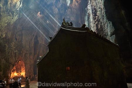 Asia;Asian;Buddhist-Temple;Buddhist-Temples;cave;cavern;caverns;caves;Central-Sea-region;Da-Nang;Danang;Dong-Huyen-Khong;grotto;grottoes;Huyen-Khong-Cave;Indochina;light-ray;light-rays;Marble-Mountain;Marble-Mountains;Mt.-Thuy;Ngu-Hanh-Son;Ngu-HÃ nh-Son-District;people;person;ray-of-light;rays-of-light;shrine;shrines;South-East-Asia;Southeast-Asia;temple;temples;Thuy-Son;tourism;tourist;tourists;Vietnam;Vietnamese
