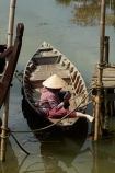 Asia;Asian-conical-hat;Asian-conical-hats;boat;boats;Central-Sea-region;conical-hat;conical-hats;dinghies;dinghy;Hi-An;Hoi-An;Hoian;Indochina;leaf-hat;leaf-hats;non-la;nón-lá;palm_leaf-conical-hat;people;person;row-boat;row-boats;row_boat;row_boats;rowboat;rowboats;South-East-Asia;Southeast-Asia;Sông-Thu-Bn;Thu-Bn-River;Thu-Bon-River;UN-world-heritage-area;UN-world-heritage-site;UNESCO-World-Heritage-area;UNESCO-World-Heritage-Site;united-nations-world-heritage-area;united-nations-world-heritage-site;Vietnam;Vietnamese;Vietnamese-conical-hat;Vietnamese-conical-hats;Vietnamese-hat;Vietnamese-hats;Vietnamese-symbol;woman;women;world-heritage;world-heritage-area;world-heritage-areas;World-Heritage-Park;World-Heritage-site;World-Heritage-Sites