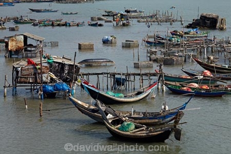boat;boats;commercial-fishing-boat;commercial-fishing-boats;Dam-Lap-An;estuaries;estuary;fishing-boat;fishing-boats;inlet;inlets;lagoon;lagoons;Lang-Co;North-Central-Coast;Tha-Thiên_Hu-Province;Thua-Thien_Hue-Province;tidal;tide;Vietnam;Vietnamese;water;wooden-boat;wooden-boats;wooden-fishing-boat;wooden-fishing-boats;Ðm-Lp-An;Asia