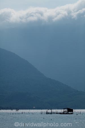 Dam-Lap-An;estuaries;estuary;fishing-hut;fishing-huts;hut;huts;inlet;inlets;lagoon;lagoons;Lang-Co;North-Central-Coast;Tha-Thiên_Hu-Province;Thua-Thien_Hue-Province;tidal;tide;Vietnam;Vietnamese;water;Ðm-Lp-An;Asia