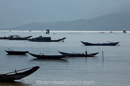 boat;boats;commercial-fishing-boat;commercial-fishing-boats;Dam-Lap-An;estuaries;estuary;fishing-boat;fishing-boats;inlet;inlets;lagoon;lagoons;Lang-Co;North-Central-Coast;Tha-Thiên_Hu-Province;Thua-Thien_Hue-Province;tidal;tide;Vietnam;Vietnamese;water;wooden-boat;wooden-boats;wooden-fishing-boat;wooden-fishing-boats;Ðm-Lp-An;Asia