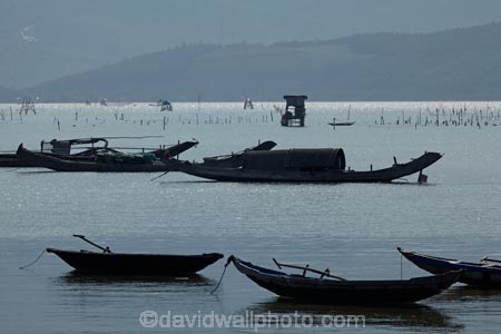 boat;boats;commercial-fishing-boat;commercial-fishing-boats;Dam-Lap-An;estuaries;estuary;fishing-boat;fishing-boats;inlet;inlets;lagoon;lagoons;Lang-Co;North-Central-Coast;Tha-Thiên_Hu-Province;Thua-Thien_Hue-Province;tidal;tide;Vietnam;Vietnamese;water;wooden-boat;wooden-boats;wooden-fishing-boat;wooden-fishing-boats;Ðm-Lp-An;Asia