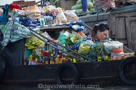 Asia;Asian;boat;boat-market;boats;Cn-Tho;Cai-Rang;Cai-Rang-floating-market;calm;Can-Tho;Can-Tho-City;Can-Tho-River;commerce;commercial;CÃ¡i-Rang;CÃ¡i-Rang-Floating-Market;floating-market;floating-markets;fruit;fruit-and-vegetables;market;market-place;market_place;marketplace;marketplaces;markets;Mekong-Delta;Mekong-Delta-Region;Mekong-River;people;person;produce-market;produce-markets;retail;retailer;retailers;South-East-Asia;Southeast-Asia;vegetables;Vietnam;Vietnamese;water-market;wholesale;wholesaler;wooden-boat;wooden-boats