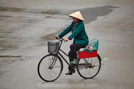 Asia;Asian-conical-hat;Asian-conical-hats;bicycle;bicycles;bike;bikes;conical-hat;conical-hats;cycle;cycler;cyclers;cycles;cyclist;cyclists;female;females;leaf-hat;leaf-hats;Ninh-Binh;Ninh-BÃ¬nh-province;Ninh-Hai;non-la;Northern-Vietnam;nÃ³n-lÃ¡;palm_leaf-conical-hat;people;person;push-bike;push-bikes;push_bike;push_bikes;pushbike;pushbikes;rain;raining;rainy;South-East-Asia;Southeast-Asia;street;street-scene;street-scenes;streets;Van-Lam-Village;Vietnam;Vietnamese;Vietnamese-conical-hat;Vietnamese-conical-hats;Vietnamese-hat;Vietnamese-hats;Vietnamese-symbol;women