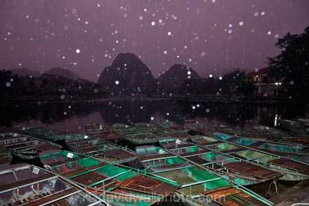 Asia;boat;boat-harbors;boat-harbour;boats;dark;dock;docks;dusk;evening;karst-topography;karsts;limestone-karst;limestone-karsts;limestone-landscape;Ngo-Dong-River;night;night-time;night_time;Ninh-Binh;Ninh-BÃ¬nh-province;Ninh-Hai;Northern-Vietnam;punt;punts;rain;raining;rainy;Red-River-Delta;river;rivers;row-boat;row-boats;South-East-Asia;Southeast-Asia;Tam-Coc;Tan-Coc;Three-Caves;tourism;tourist;tourist-boat;tourist-boats;tourists;UN-world-heritage-area;UN-world-heritage-site;UNESCO-World-Heritage-area;UNESCO-World-Heritage-Site;united-nations-world-heritage-area;united-nations-world-heritage-site;Van-Lam-Village;Vietnam;Vietnamese;water;world-heritage;world-heritage-area;world-heritage-areas;World-Heritage-Park;World-Heritage-site;World-Heritage-Sites