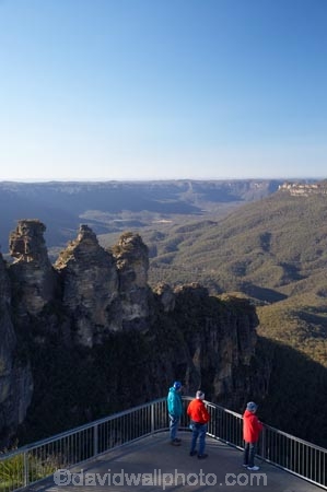 Australasia;Australia;Australian;Blue-Mountains;Blue-Mountains-N.P.;Blue-Mountains-National-Park;Blue-Mountains-NP;bluff;bluffs;cliff;cliffs;Echo-Point;erode;eroded;erosion;escarpment;escarpments;geological;geology;Gunnedoo;Jamison-Valley;Katoomba;lookout;lookouts;Meehni;mountainside;mountainsides;N.S.W.;New-South-Wales;NSW;panorama;panoramas;people;person;rock;rock-formation;rock-formations;rock-outcrop;rock-outcrops;rock-tor;rock-torr;rock-torrs;rock-tors;rocks;sandstone;scene;scenes;scenic-view;scenic-views;steep;stone;The-Three-Sisters;Three-Sisters;tourism;tourist;tourists;UN-world-heritage-site;UNESCO-World-Heritage-Site;united-nations-world-heritage-site;View;viewpoint;viewpoints;views;vista;vistas;Wimlah;world-heritage;world-heritage-area;world-heritage-areas;World-Heritage-Park;World-Heritage-site;World-Heritage-Sites