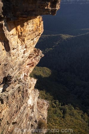 Australasia;Australia;Australian;Blue-Mountains;Blue-Mountains-N.P.;Blue-Mountains-National-Park;Blue-Mountains-NP;bluff;bluffs;cliff;cliffs;Echo-Point;erode;eroded;erosion;escarpment;escarpments;geological;geology;Jamison-Valley;Katoomba;Meehni;mountainside;mountainsides;N.S.W.;New-South-Wales;NSW;rock;rock-formation;rock-formations;rock-outcrop;rock-outcrops;rock-tor;rock-torr;rock-torrs;rock-tors;rocks;sandstone;steep;stone;The-Three-Sisters;Three-Sisters;UN-world-heritage-site;UNESCO-World-Heritage-Site;united-nations-world-heritage-site;world-heritage;world-heritage-area;world-heritage-areas;World-Heritage-Park;World-Heritage-site;World-Heritage-Sites
