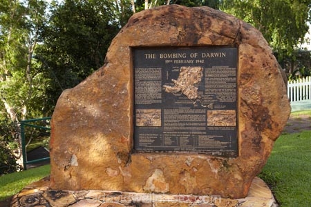 Australasian;Australia;Australian;Bombing-of-Darwin-Memorial;Darwin;Esplanade;memorial;memorials;N.T.;Northern-Territory;NT;plaque;stone;Top-End;war-memorial;war-memorials