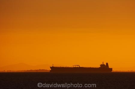 austalasia;Australia;australian;dust;freighter;freighters;Melbourne;ocean;orange;Port-Phillip-Bay;sea;seas;Ship;shipping;ships;Sunset;sunsets;tanker;tankers;Victoria