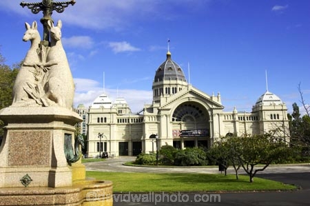 1879;architectural;architecture;australasian;Australia;australian;building;buildings;carlton-gardens;exhibition-building;historic;historical;history;kangaroo;kangaroo-statue;kangaroos;Melbourne;old;royal-exhibition-building;statue;statues;Victoria;victoria-statue
