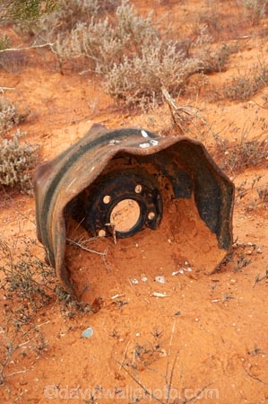 Australasia;Australia;Australian;Australian-Desert;Australian-Deserts;Australian-Outback;breakdown;broken-down;damage;damaged;hazard;hazards;motoring;N.S.W.;New-South-Wales;NSW;Outback;Outback-Driving;Outback-Motoring;Outback-Travel;ruin;ruined;Silver-City-Highway;travel;traveling;wheel;wheels
