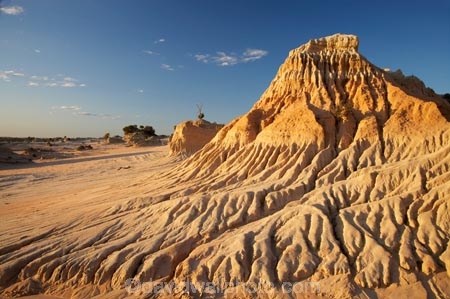 arid;australasia;Australia;australian;Australian-Desert;Australian-Deserts;Australian-Outback;back-country;backcountry;backwoods;country;countryside;desert;deserts;dry;Environment;erroded;errosion;formation;formations;geographic;geography;landscape;Mungo-N.P.;Mungo-National-Park;Mungo-NP;Mungo-World-Heritage-Area;Mungo-World-Heritage-Site;n.s.w.;natural;nature;New-South-Wales;nsw;Outback;Red-Centre;remote;remoteness;rock;rural;sand;Walls-of-China;wilderness;Willandra-Lakes-World-Heritage-A;Willandra-Lakes-World-Heritage-S;world-heritage-areas;World-Heritage-Sites